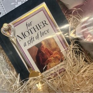 TEACUP GIFT SET FOR MOM SEALED